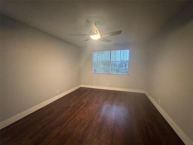 Building Photo - 9055 Wiles Rd