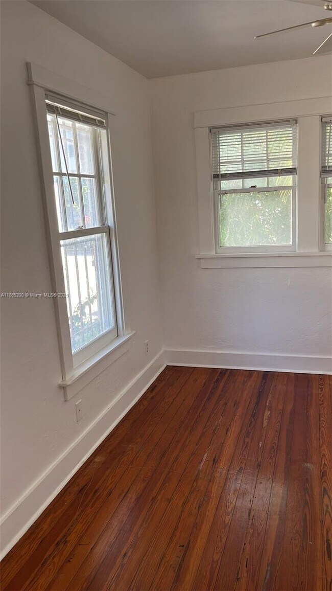 Building Photo - 315 Eucalyptus St