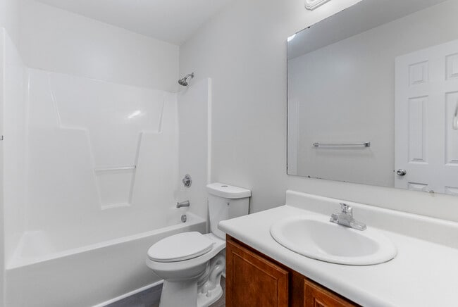 Building Photo - 1456 Middlesbrough Dr