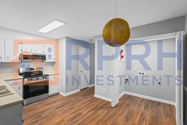 Building Photo - 670 Cedarbrook Ct