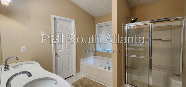 Building Photo - 4284 Cedar Lake Cove