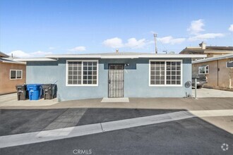 Building Photo - 6940 Valmont St