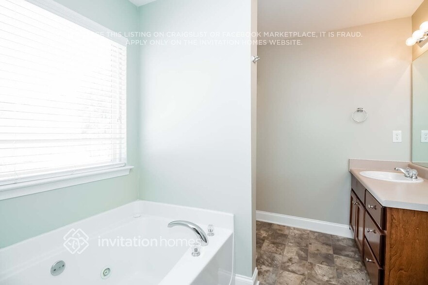 Building Photo - 154 Shoal Park Dr