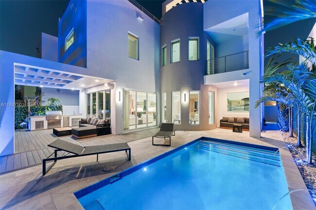 Building Photo - 10561 NW 67th Terrace