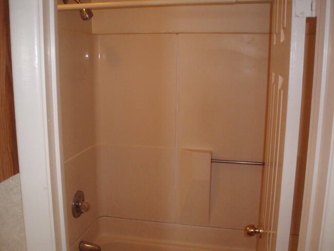 Building Photo - 700 Lindley St