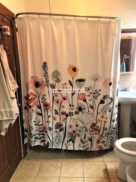 Building Photo - 7 Kenney St