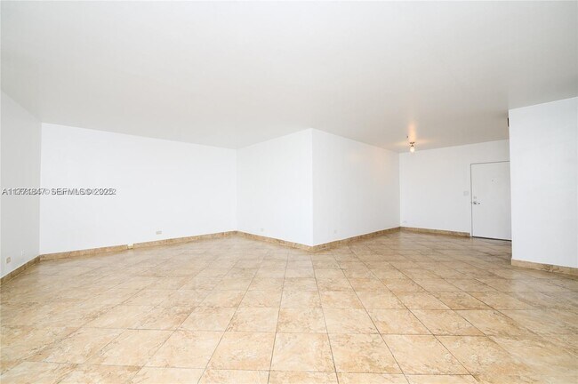 Building Photo - 7441 Wayne Ave