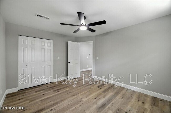 Building Photo - 1309 Summit St