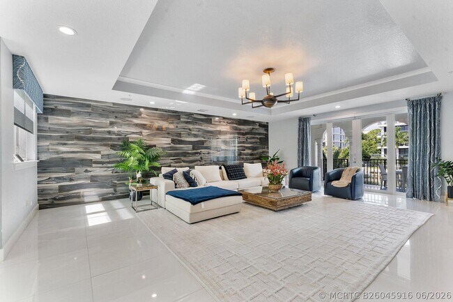 Building Photo - 57 Isle of Venice Dr