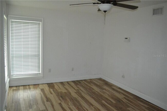 Building Photo - 603 Grenadine Ct