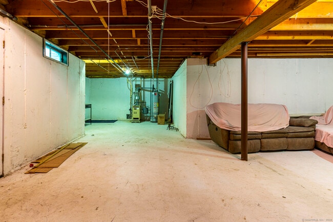 Building Photo - 32 Bourbon St