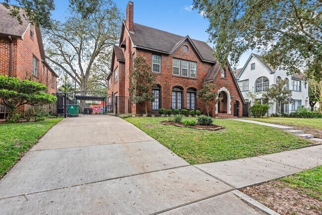 Building Photo - 2406 Arbor St