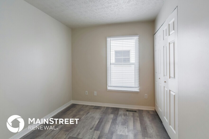 Building Photo - 2117 Brookbank Dr