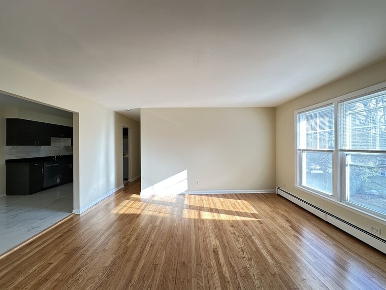 Building Photo - 627 N Lincoln Ave