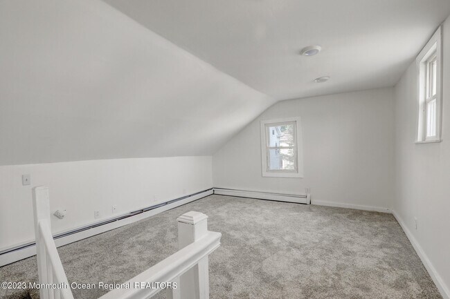 Building Photo - 12 Main St