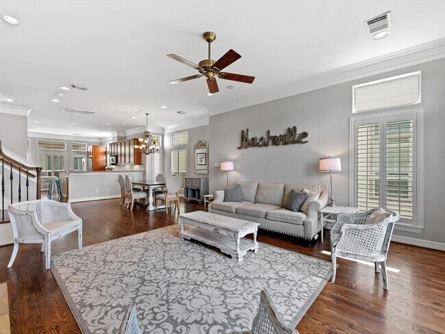 Building Photo - 625 Hartman St