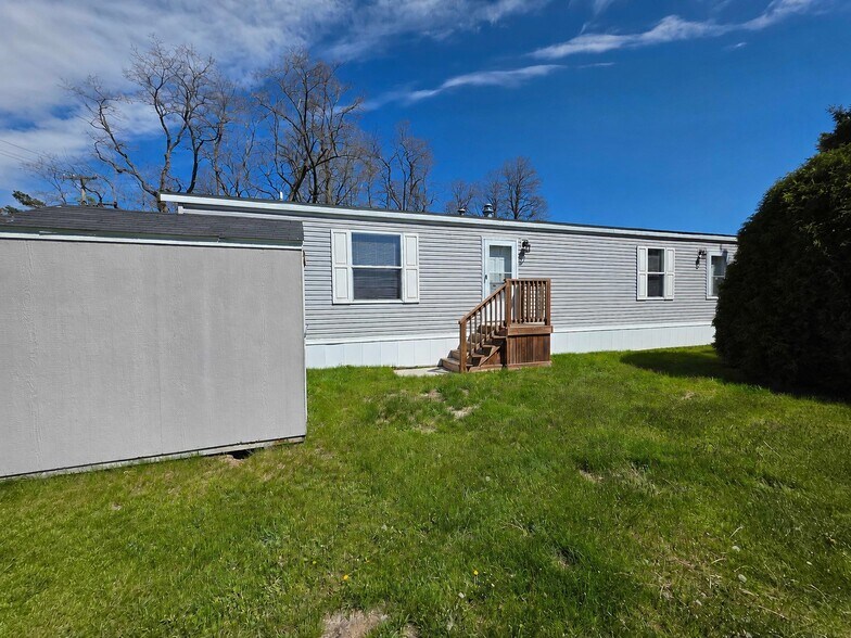 Building Photo - 3684 Willow Ct