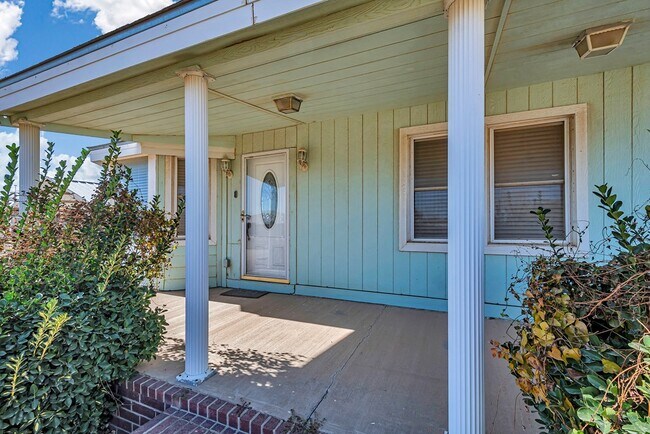 Building Photo - 3519 N Northstar Ave