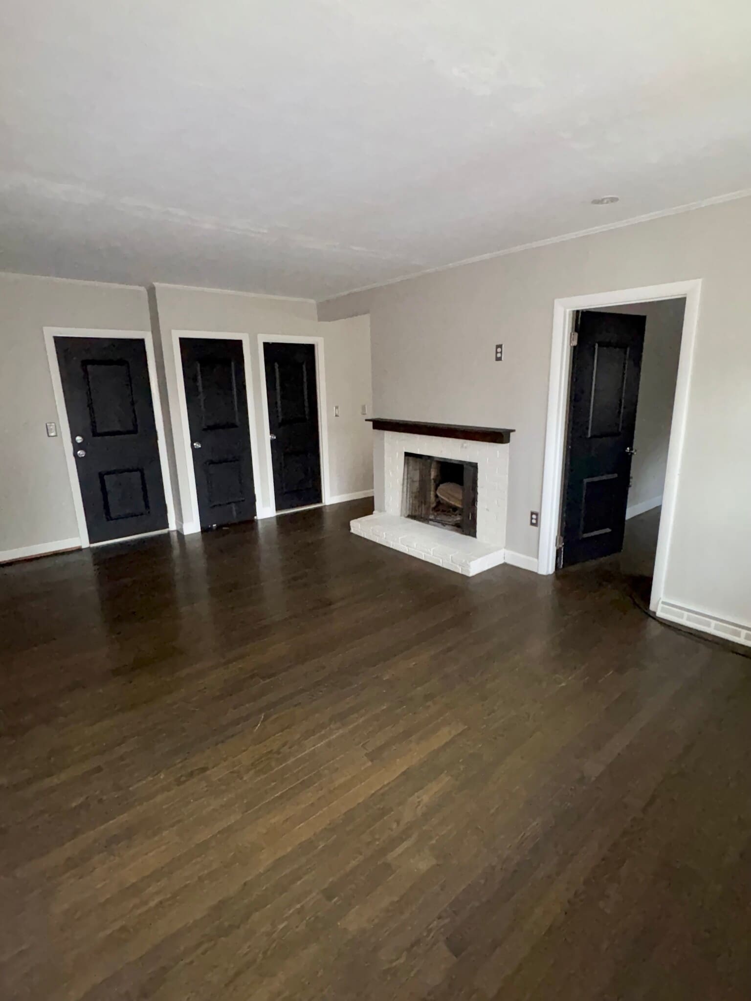 Living Room - 15 Beverly Hl