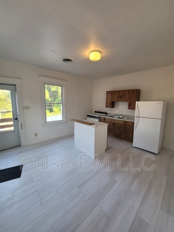 Building Photo - 3715 Park Ave