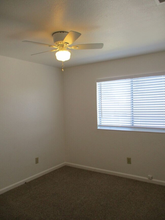 Building Photo - 2618 Valley Oak Way