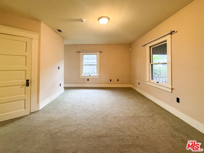 Building Photo - 1123 Marion Ave