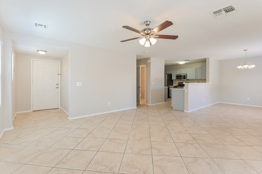Building Photo - 664 W Amber Sun Dr