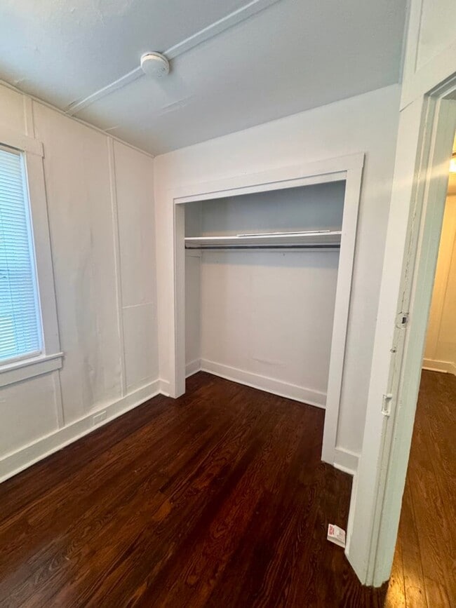 Building Photo - 1004-1006 Elliston Street