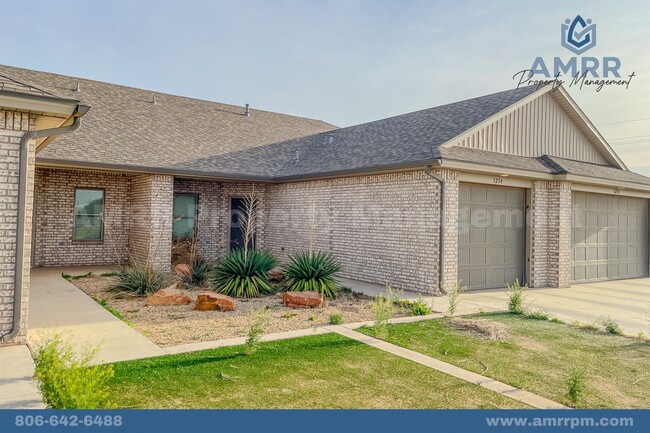 Primary Photo - 2 Bedroom Available For Pre-Lease!