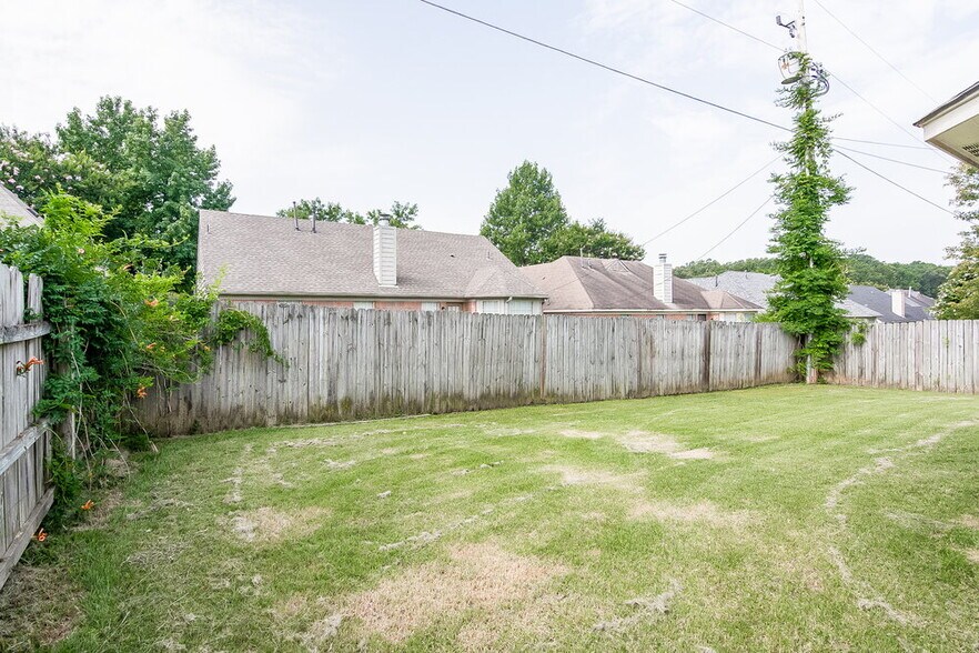 Building Photo - 7117 Puddin Ln