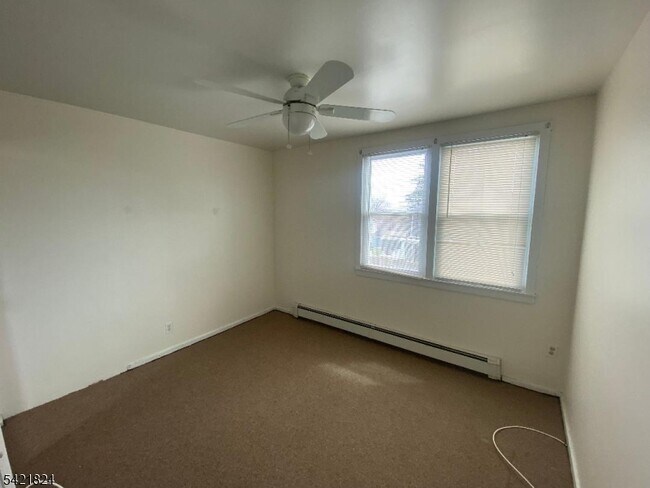 Building Photo - 15 Claverack Rd