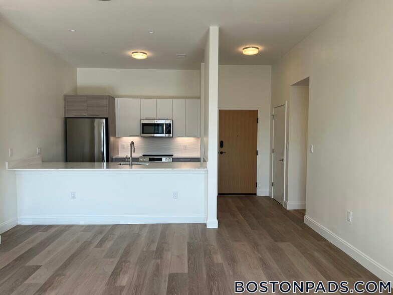 Building Photo - 1079 Commonwealth Ave