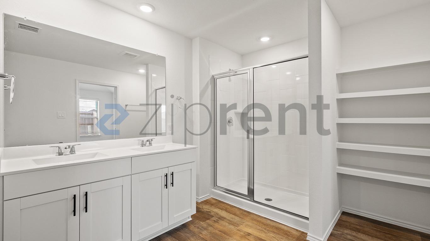 Building Photo - Unit