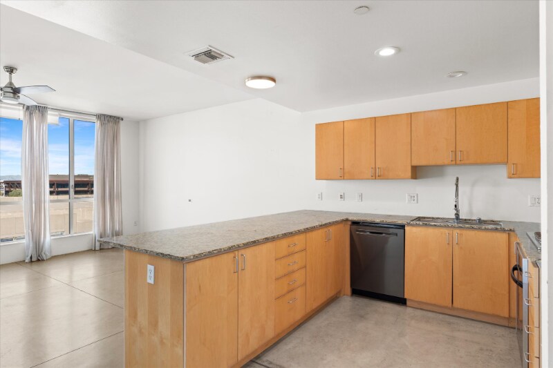 Building Photo - 285 W 6th St