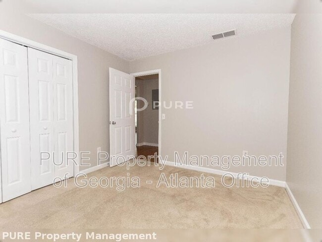 Building Photo - 553 Scrooch Ct