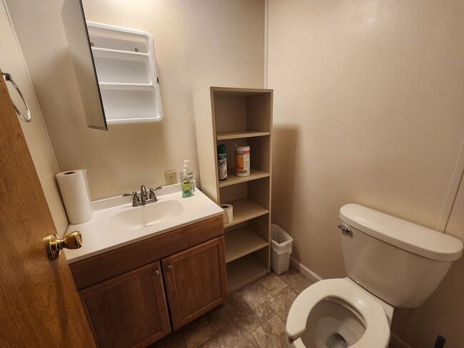 Building Photo - 615 Twin Bridge Rd