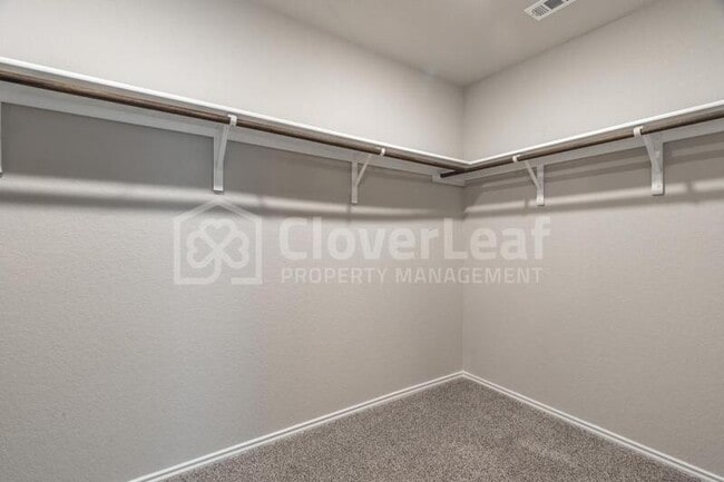 Building Photo - 2433 Ayers Dr