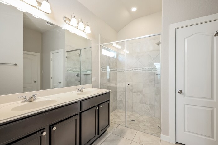 Building Photo - 13312 Canyon Mdw