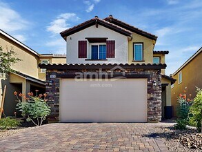 Building Photo - 10014 Spire St