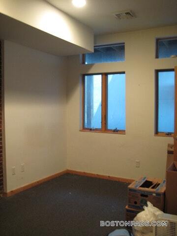 Building Photo - 49 Temple Pl