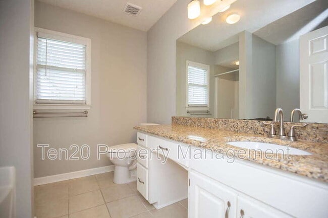 Building Photo - 776 Lee Rd 222