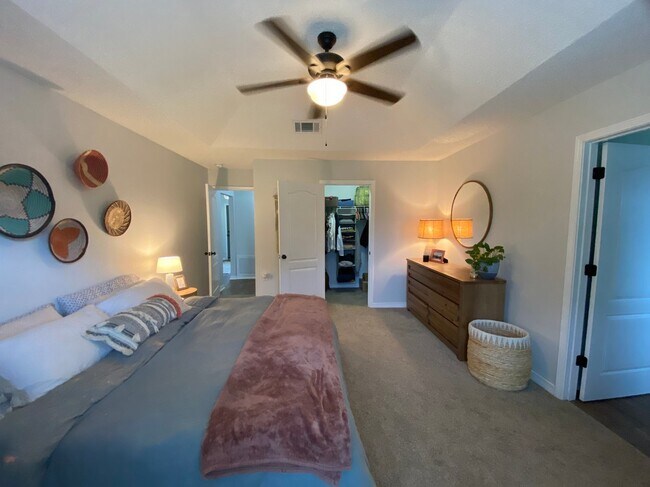 Building Photo - 6486 Surfside Cove