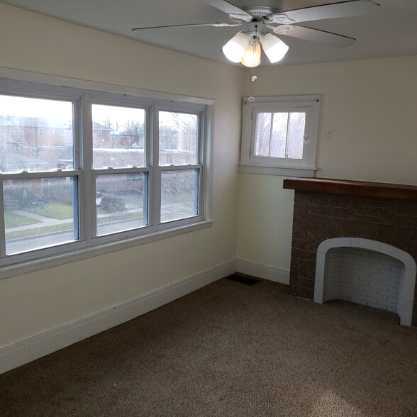 Living room - 173 N End Ave