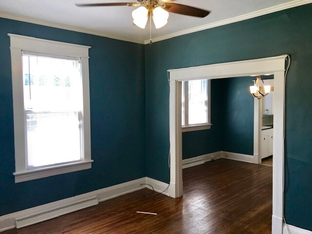 Building Photo - 306 Oakridge Blvd