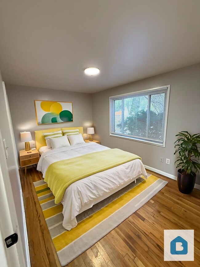 Building Photo - 433 Glen View Ct