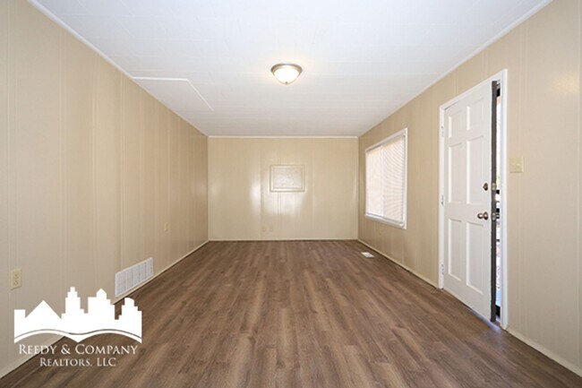 Building Photo - 3733 Miami Ave