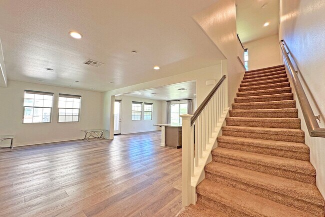 Building Photo - 1635 Faldo Ct