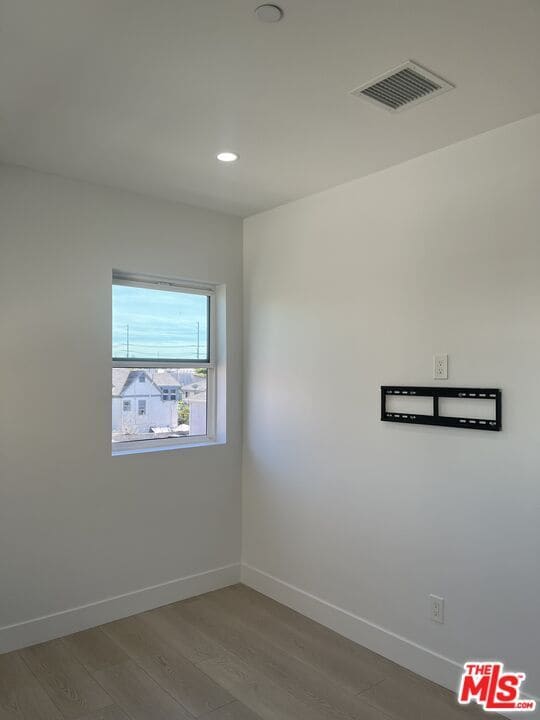 Building Photo - 212 E 29th St