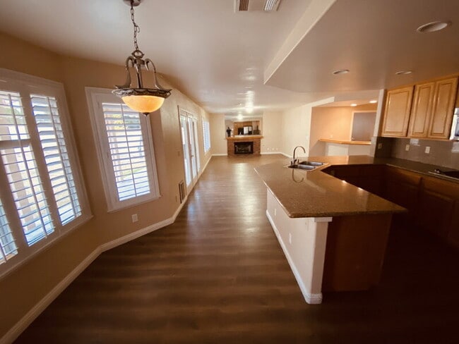 Building Photo - 8217 Ocean Terrace Way