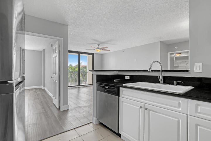 Building Photo - 651 Okeechobee Blvd
